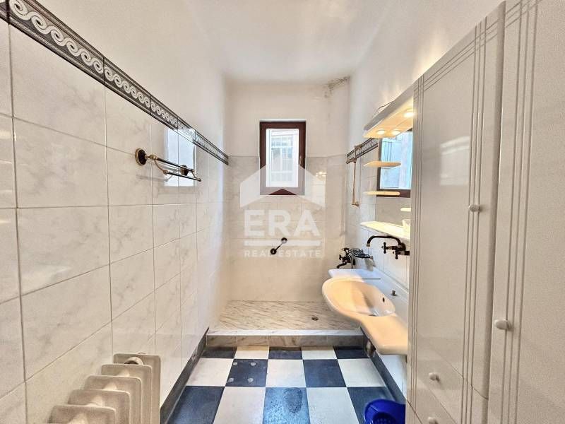 Дава се под наем Многостаен апартамент в София, Докторски паметник - 140 кв.м за 1200 € - Снимка #4