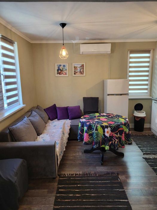 Дава се под наем Едностаен апартамент в Бургас, Център - 44 кв.м за 255 € - Снимка #2