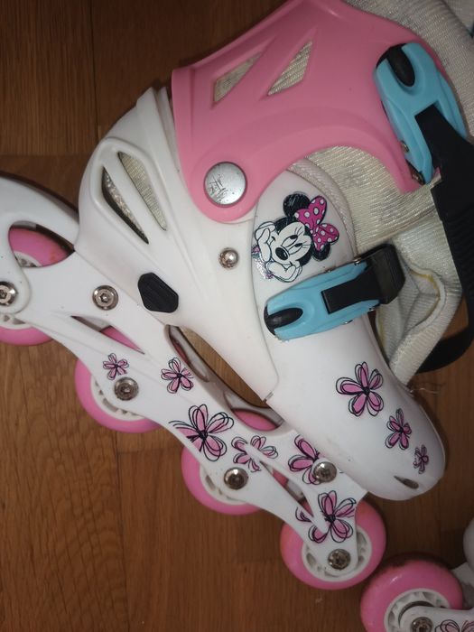 Role reglabile Minnie Mouse , are și protecție genunchi și coate