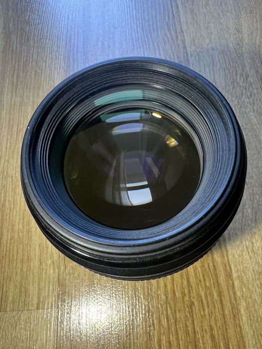 Obiectiv Canon EF 85mm f1.8 USM