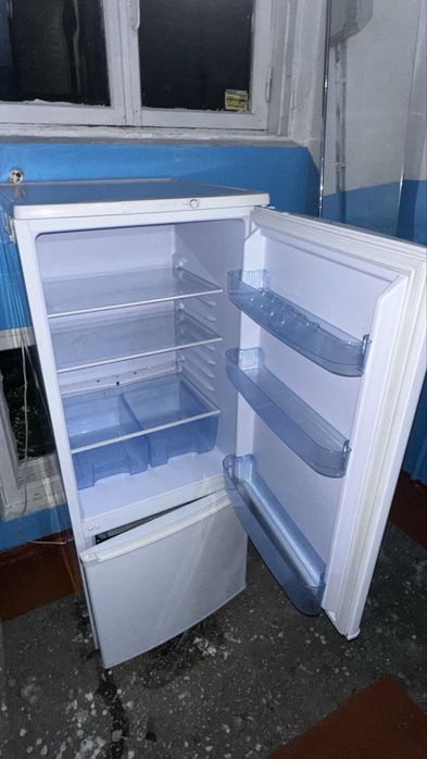 Продам холодильник бирюса