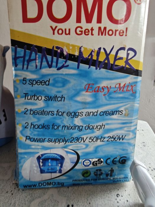 Миксер ДОМО чисто нов.