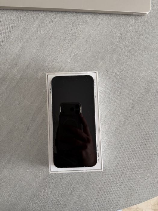 Б/у iPhone 15 Pro 256 GB в цвете Natural Titanium