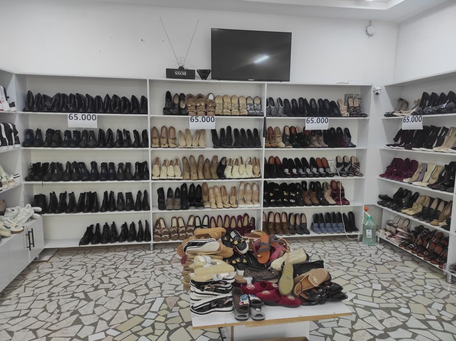 Магазин учун полкалар сотилади