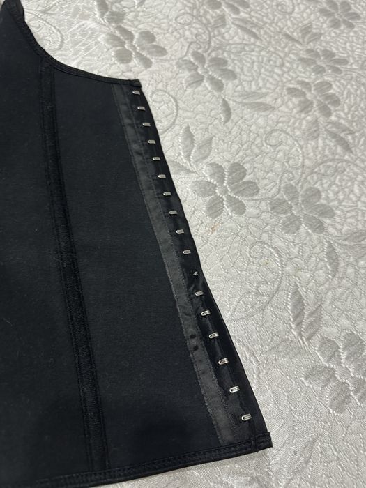 Корсет продаю маленкий размер