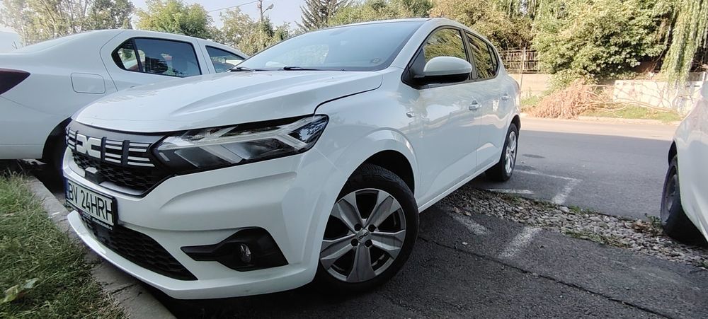 Dacia Sandero 2024 – 1.0 GPL + Benzină | Start-Stop | Economică și modernă faruri led asistenta la franare