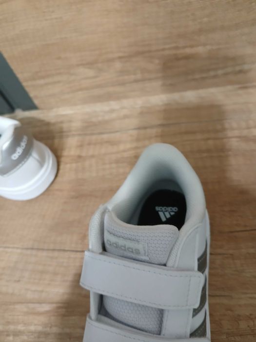 Маратонки Adidas