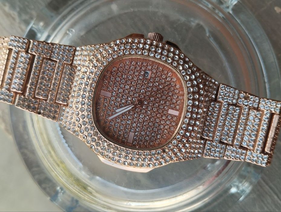 Ayollar qõl soati .ROSSIYA mahsuloti .Taqilmagan qoraymaydi .