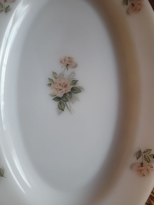 Голяма елипсовидна чиния