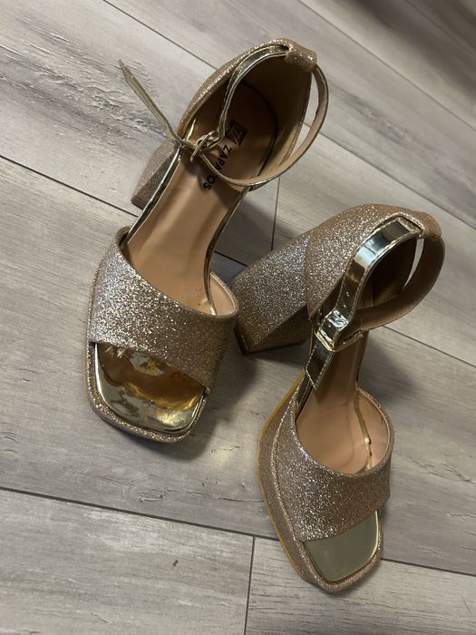 Sandale marimea 35 ZAPATOS