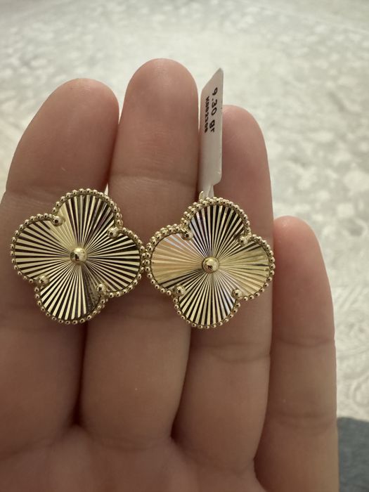 Продам серьги  Van Cleef .Италия 585