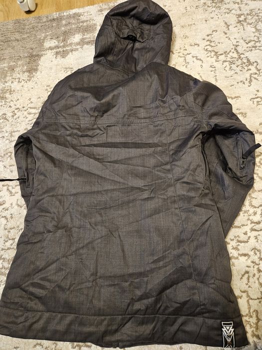 Дамско вталено ски яке Burton