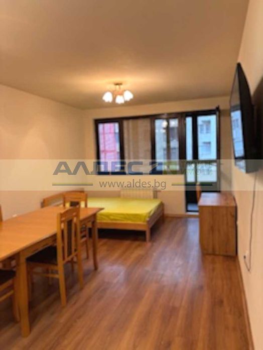 Дава се под наем Четиристаен апартамент в София, Стрелбище - 130 кв.м за 1000 € - Снимка #2