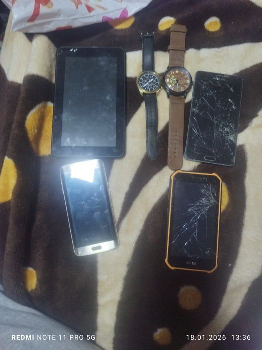 Telefonye unele sunt bune unele nu plus ceasuri de vânzare