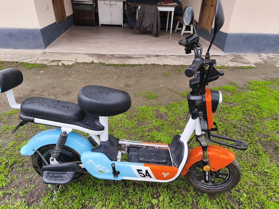 Продам электро скутер t-rex