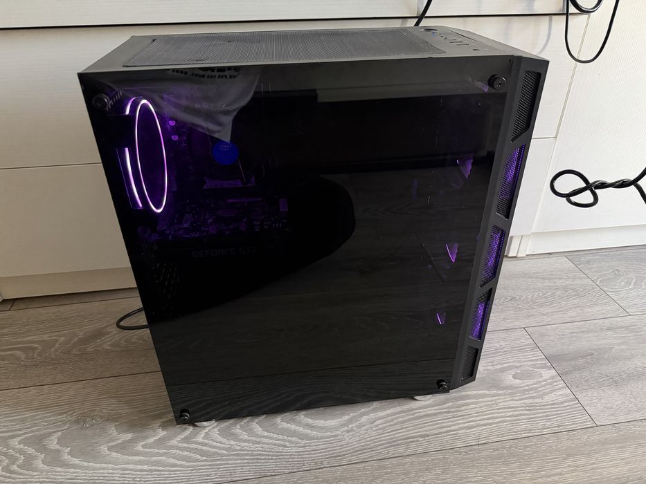Vând PC Gaming pret usor negociabil