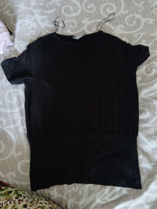 Една  роклия и 3 тениски за 12 лв.