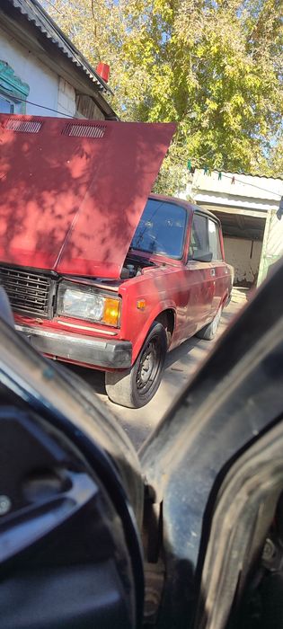 Лада ваз 2107… классика)