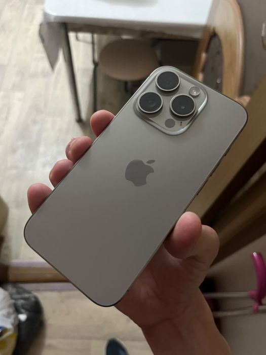 iPhone 15 pro 128 gb