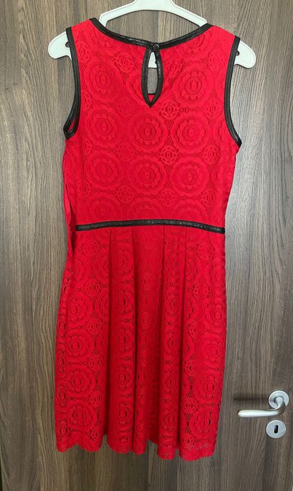 Червена рокля С/М размер