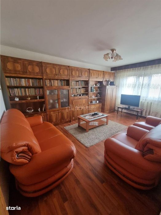 Apartament 3 cam,72 mp ,  doua bai  zona PECO