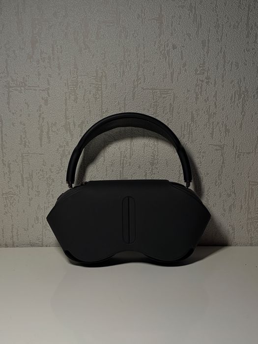 AirPods Max от Apple