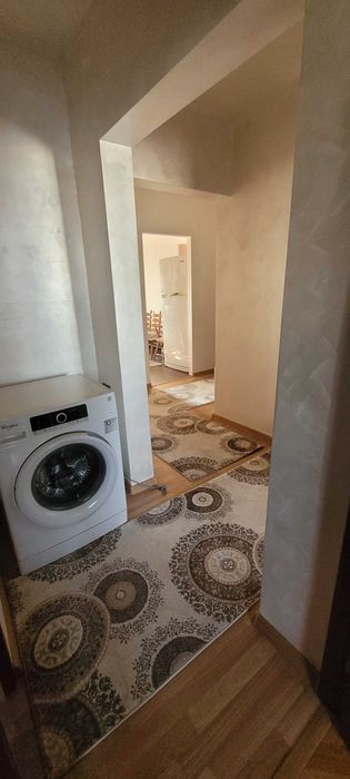 Vand apartament cu 3 camere strada Macilor nr.16 zona parcul Tineretului