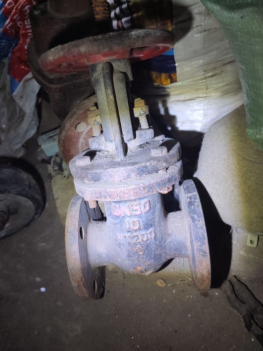 Продам Задвижки краны