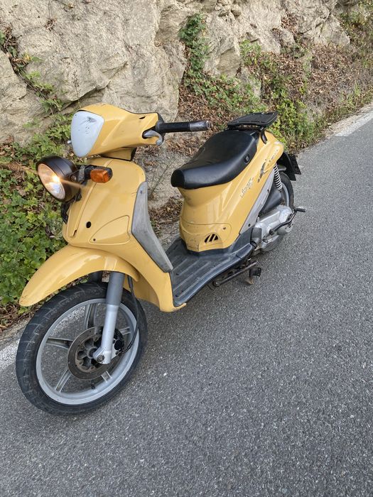 Vand scuter piageo liberti  125.cc