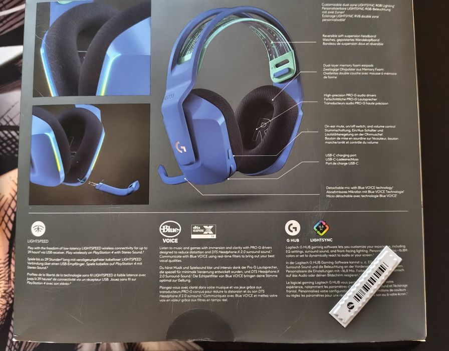 Продавам гейминг слушалки Logitech G733
