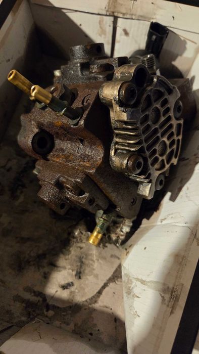 Pompă de injecție Renault Master 2010 cod 0445010234