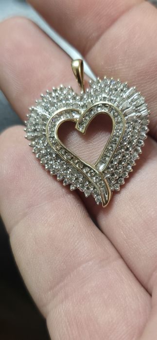 Pandant aur diamante