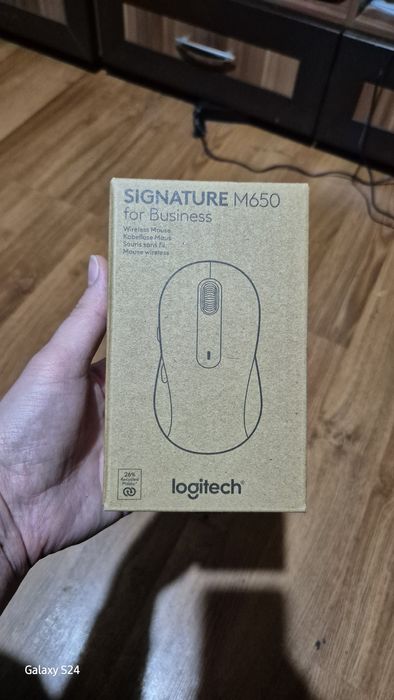 Mouse Logitech M650  Silent, Bluetooth, Wireless, USB Receiver Nou