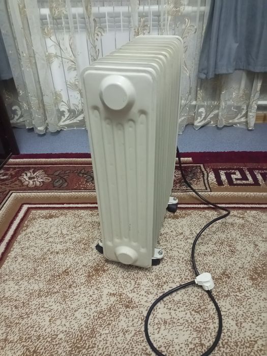 Продам масляный обогреватель.
