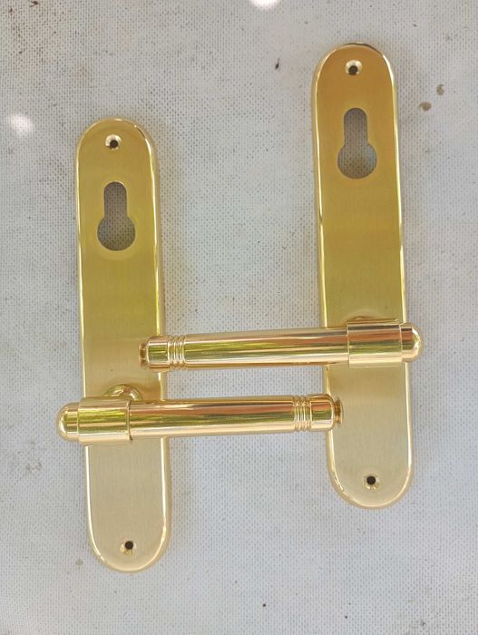 Месингов обков за дървена дограма