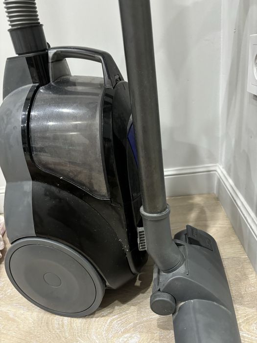 Пылесос LG 1600W