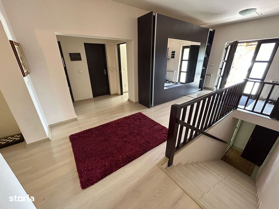 Casa tip duplex - zona Cetate