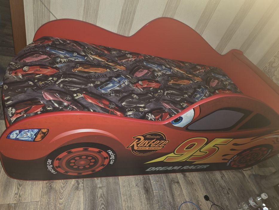 Продаётся кровать