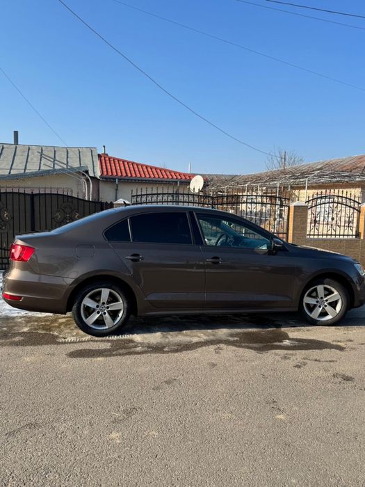 Vând Vw Jetta 2011 1.2 Tsi 105 Cp