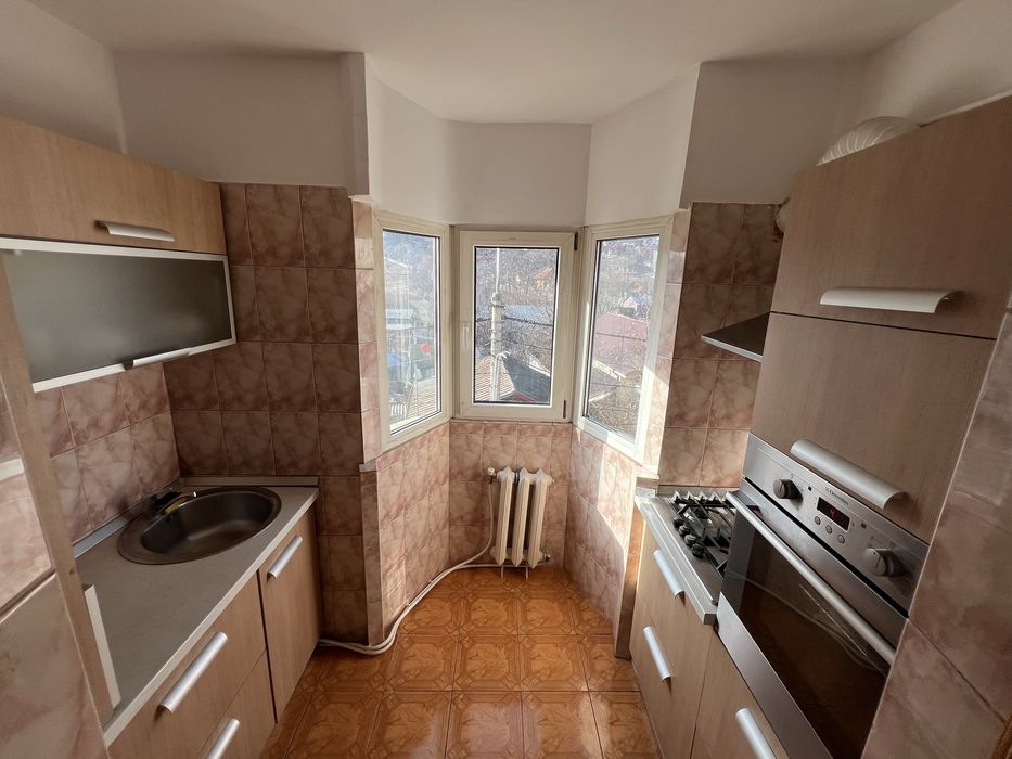 Inchiriez apartament 2 camere zona cartier