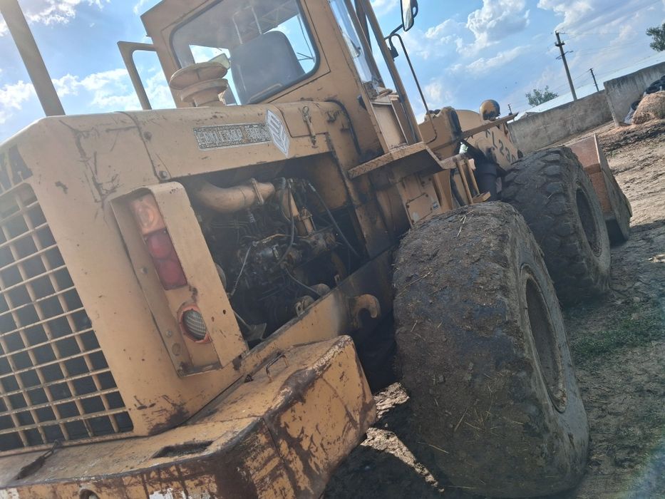 Vând vola fiat.  Hitachi