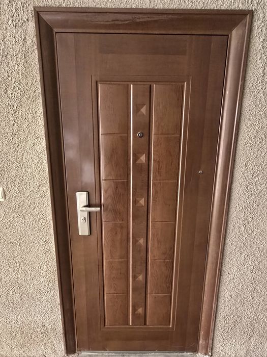 Наружные входные  двери