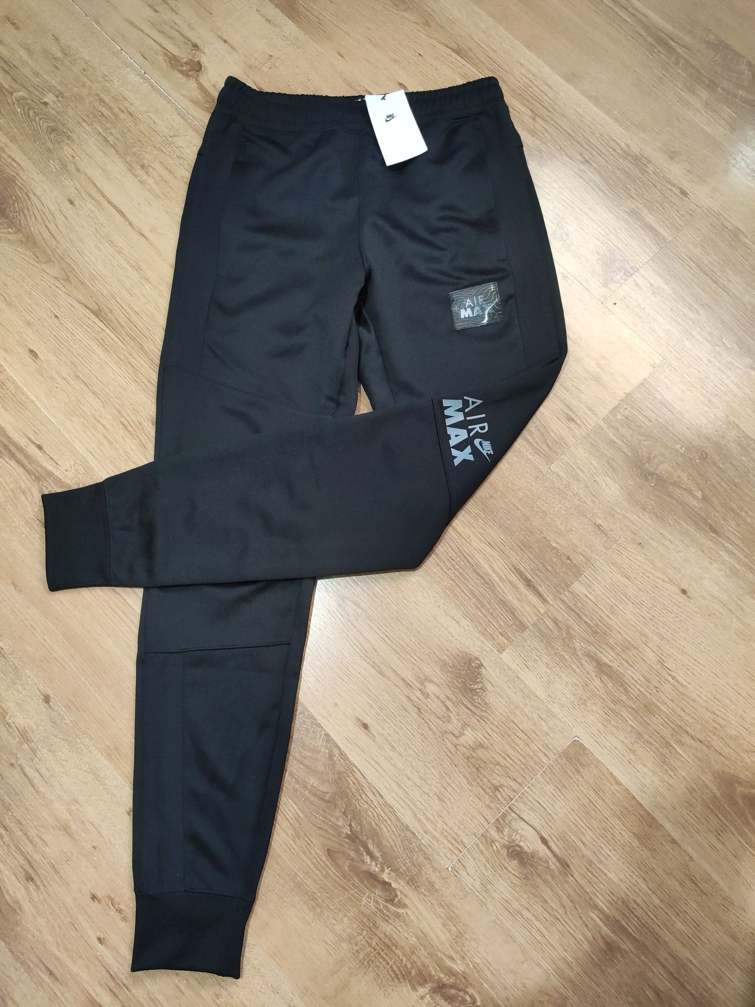 Pantaloni Nike Air Max m rimea S Botosani OLX.ro
