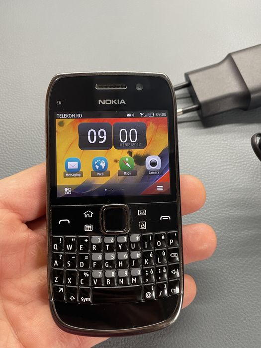 NOKIA E6 Clasic Type RM-609 Touchscreen + Qwerty