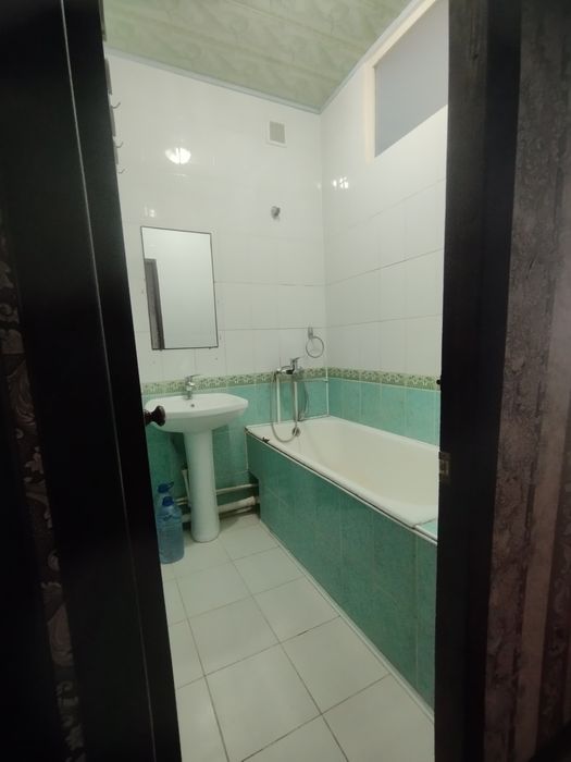 Аренда квартира 3 комната 2-эт. 22 м/к 5/8 дом Наргиз астановка жолы