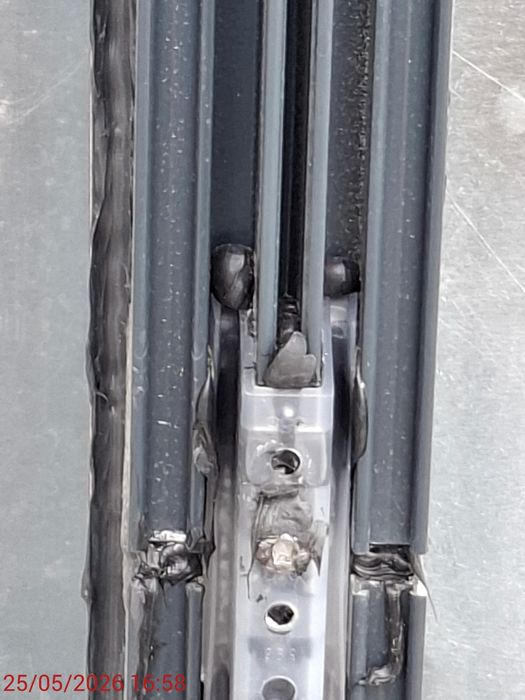 Diagnostic și reparații infiltrații la tâmplărie, fațade vitrate, pereți cortină