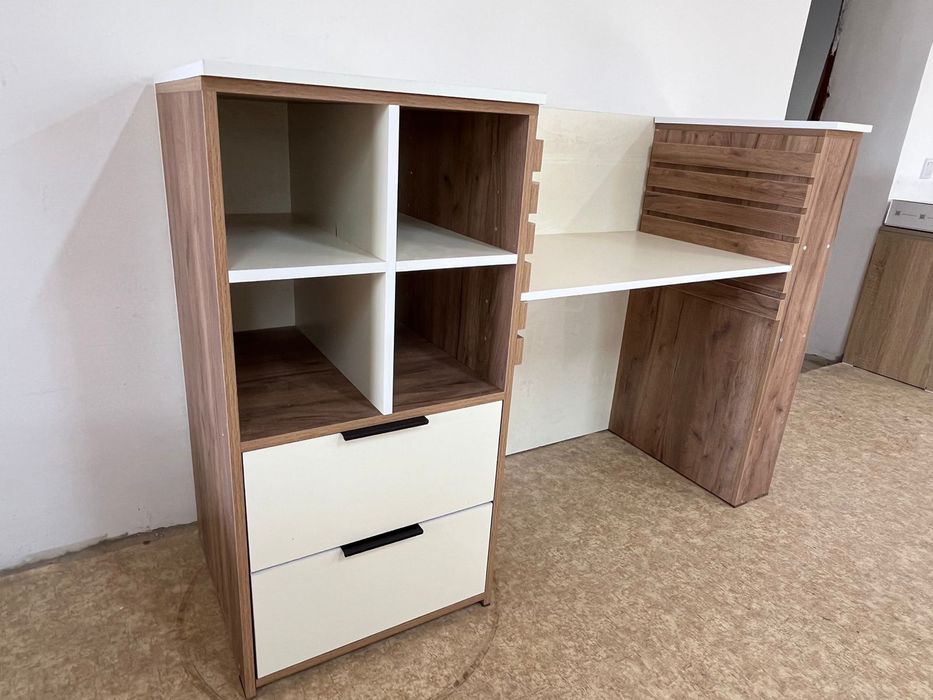 Продам детский стол.