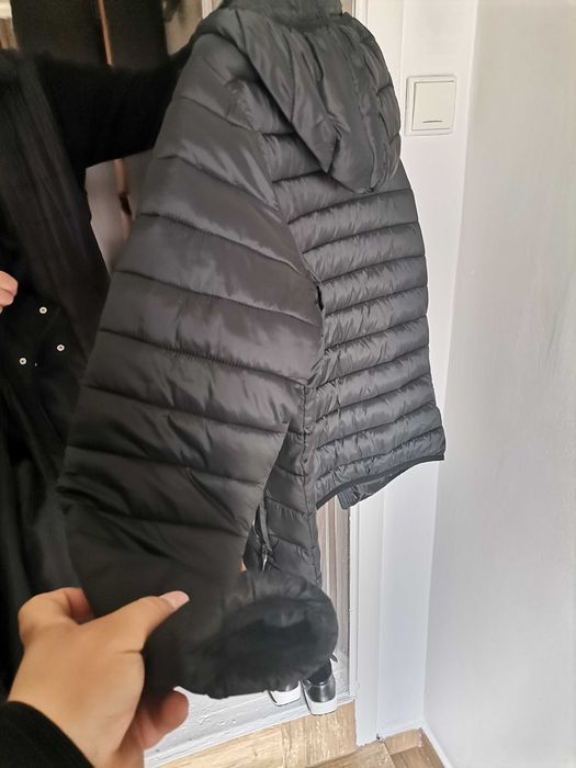 Geaca bershka mărimea S
