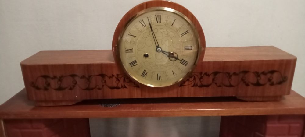 Советские каминные часы Янтарь.