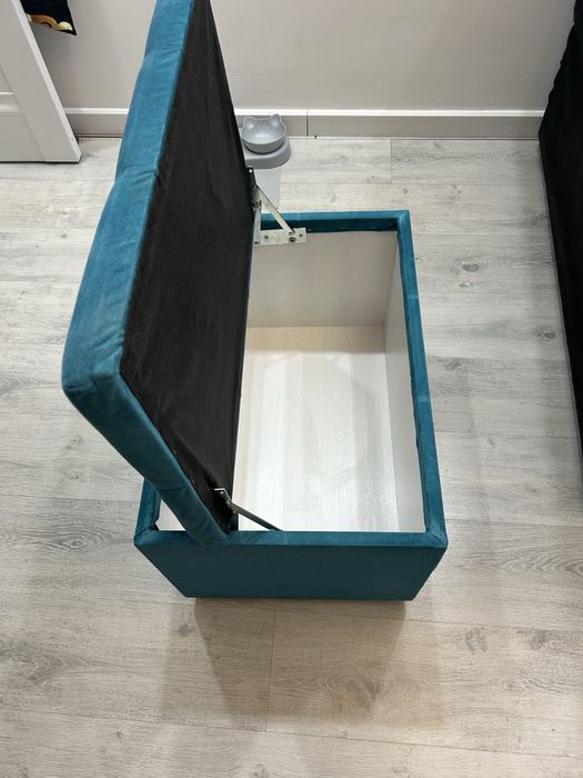 Диван + пуфик. Березевый цвет.